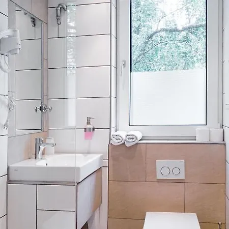 Air Wartburg Hotel 3*