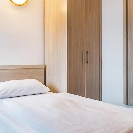 Air Wartburg Hotel 3*