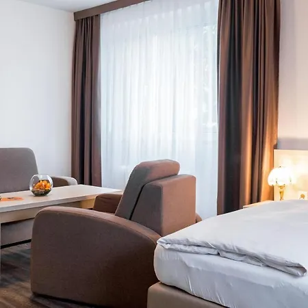 Air Wartburg 3* Düsseldorf