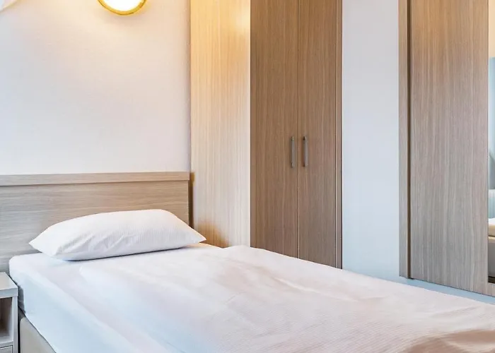 Air Wartburg Hotel 3*